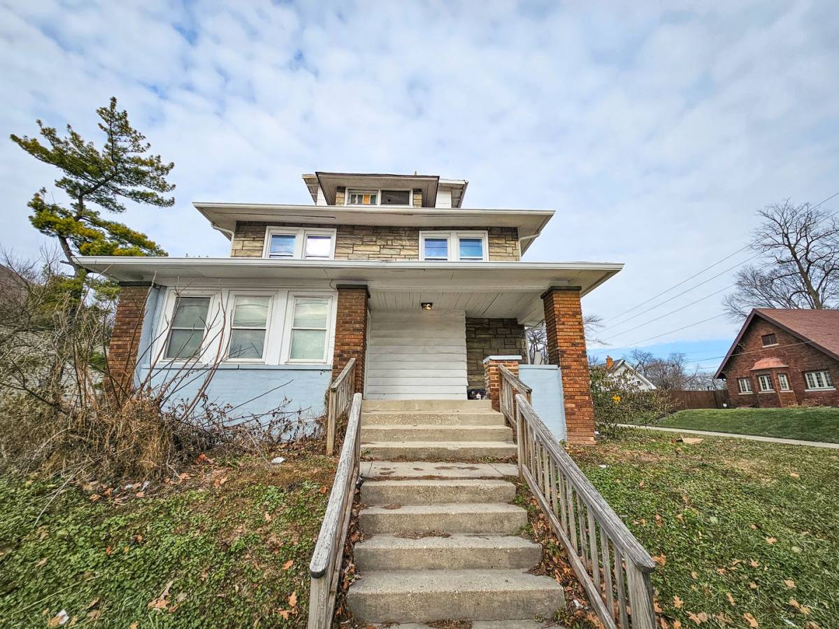 Apartment for rent at 4831 E Washington St, Indianapolis, IN 46201
