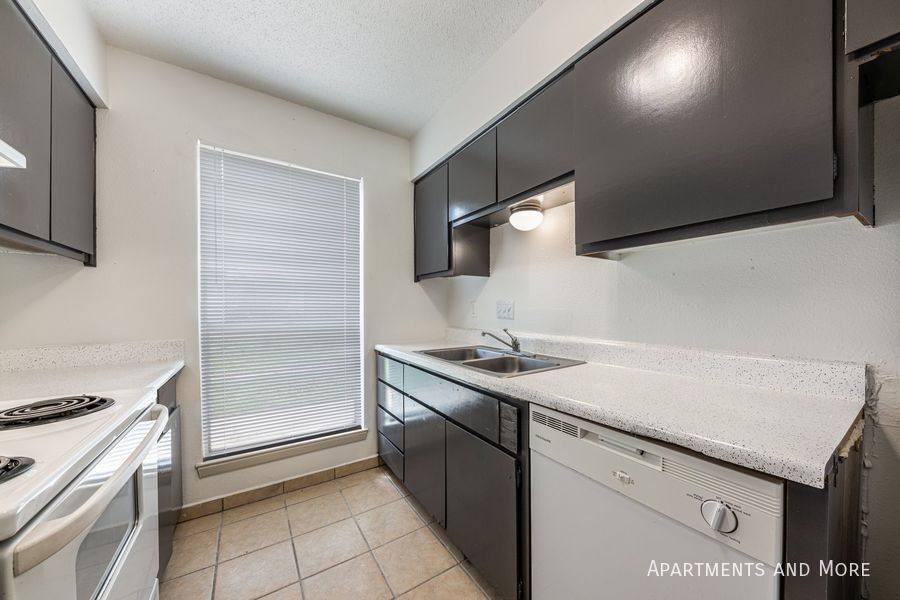 Townhouse for rent at 317 Craddock Ave #301, San Marcos, TX 78666