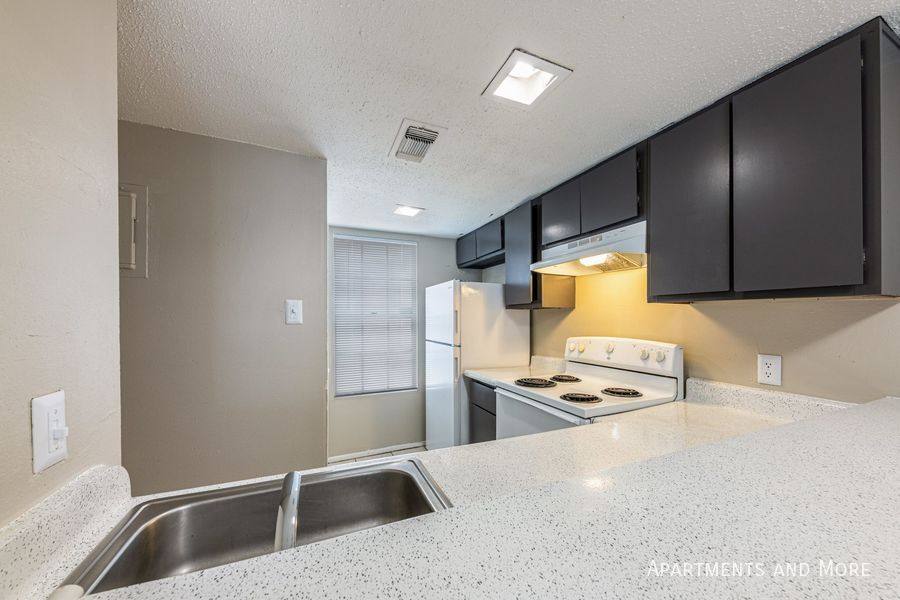 Townhouse for rent at 317 Craddock Ave #301, San Marcos, TX 78666
