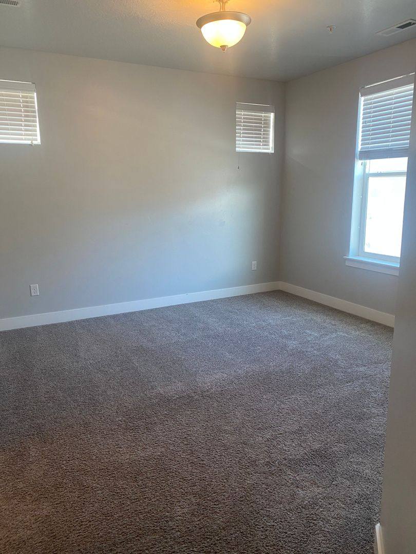Townhouse for rent at 90 W Silver Springs Dr, Orem, UT 84058