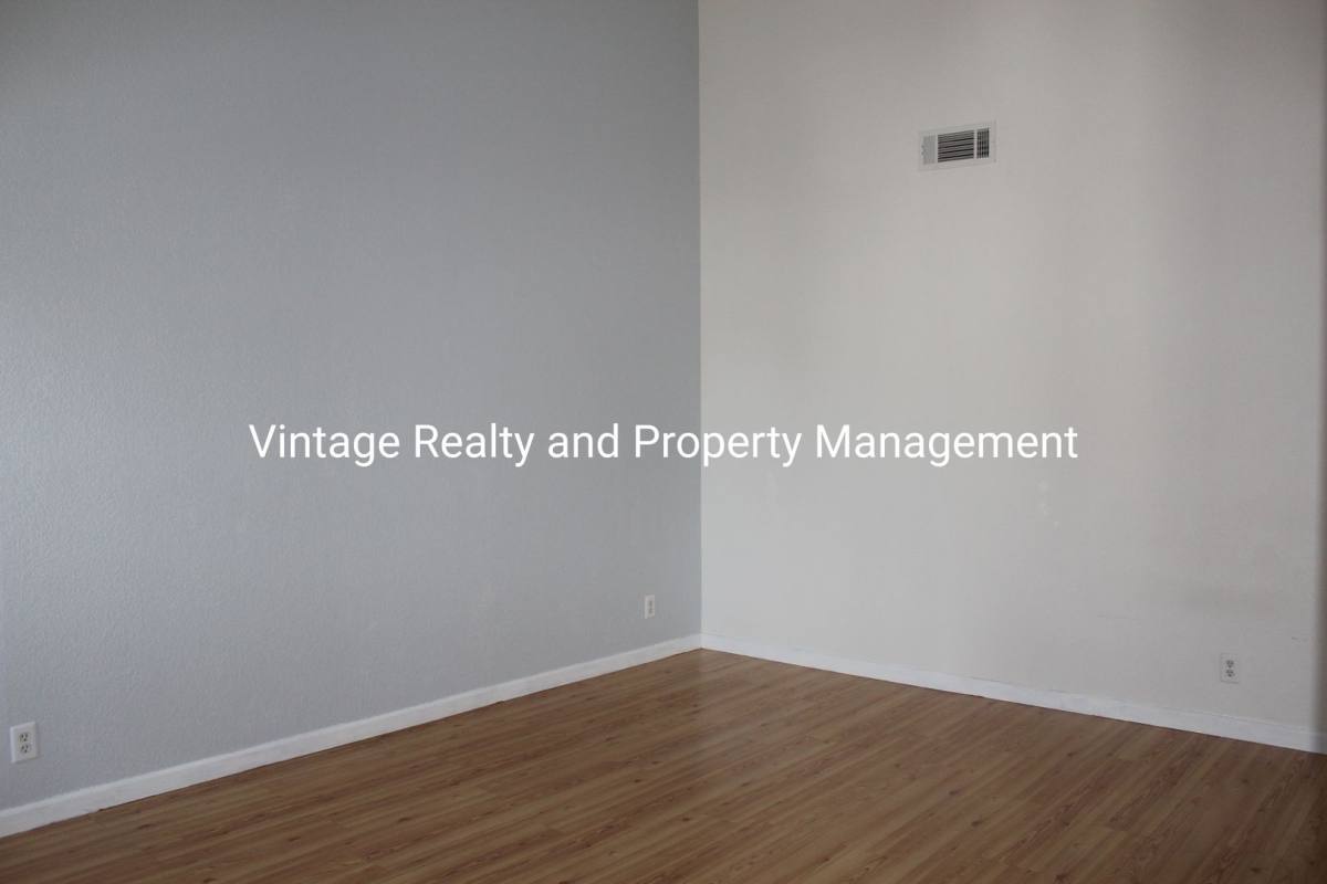 Condo for rent at 445 Almond Dr, Lodi, CA 95240