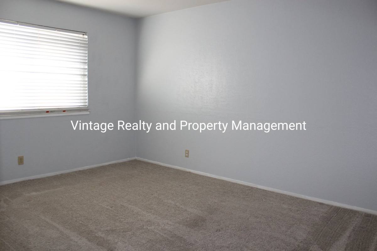 Condo for rent at 445 Almond Dr, Lodi, CA 95240