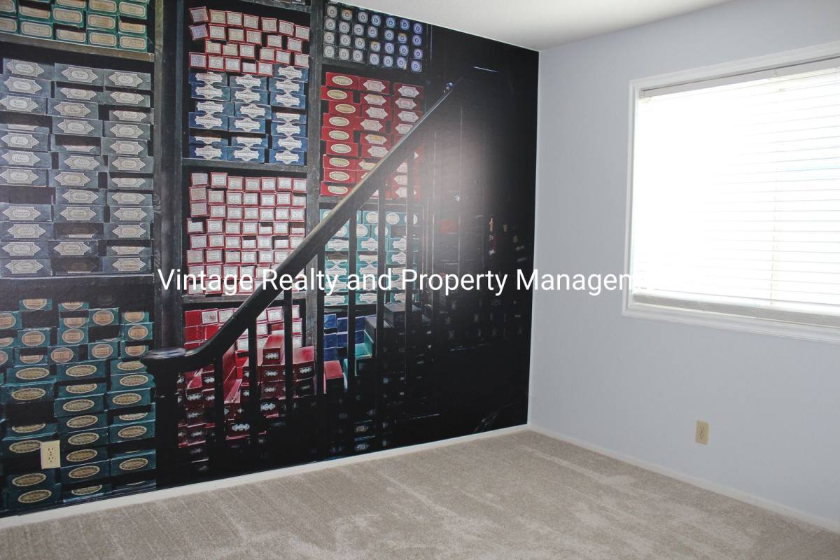 Condo for rent at 445 Almond Dr, Lodi, CA 95240