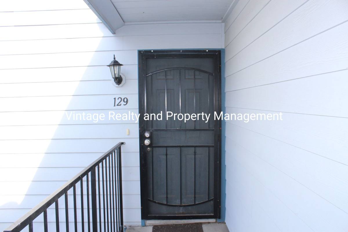Condo for rent at 445 Almond Dr, Lodi, CA 95240