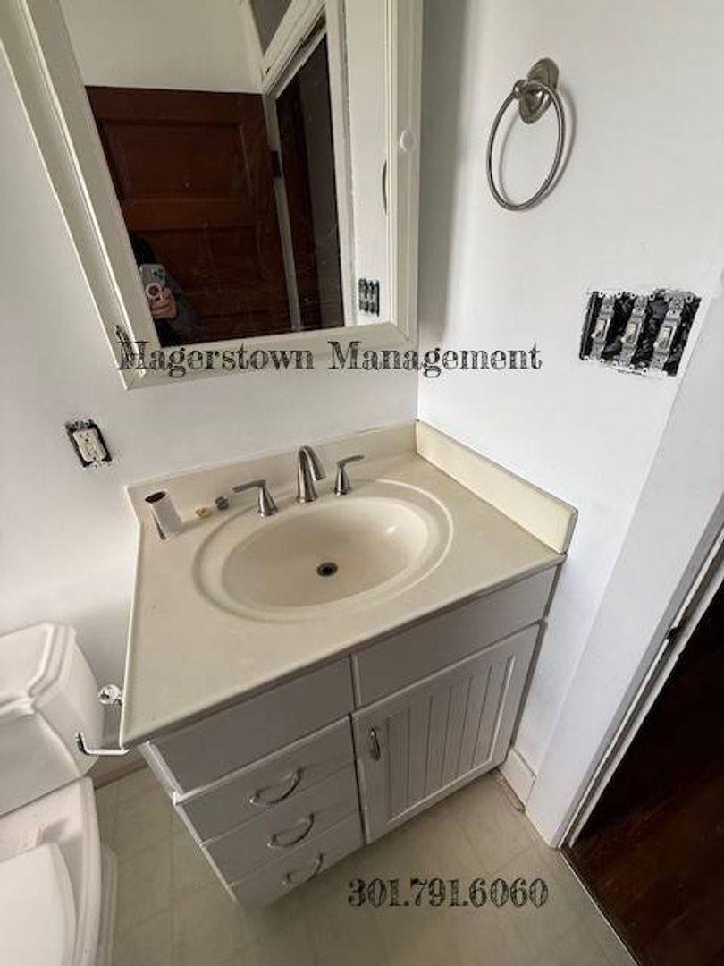 House for rent at 109 Fairground Ave, Hagerstown, MD 21740