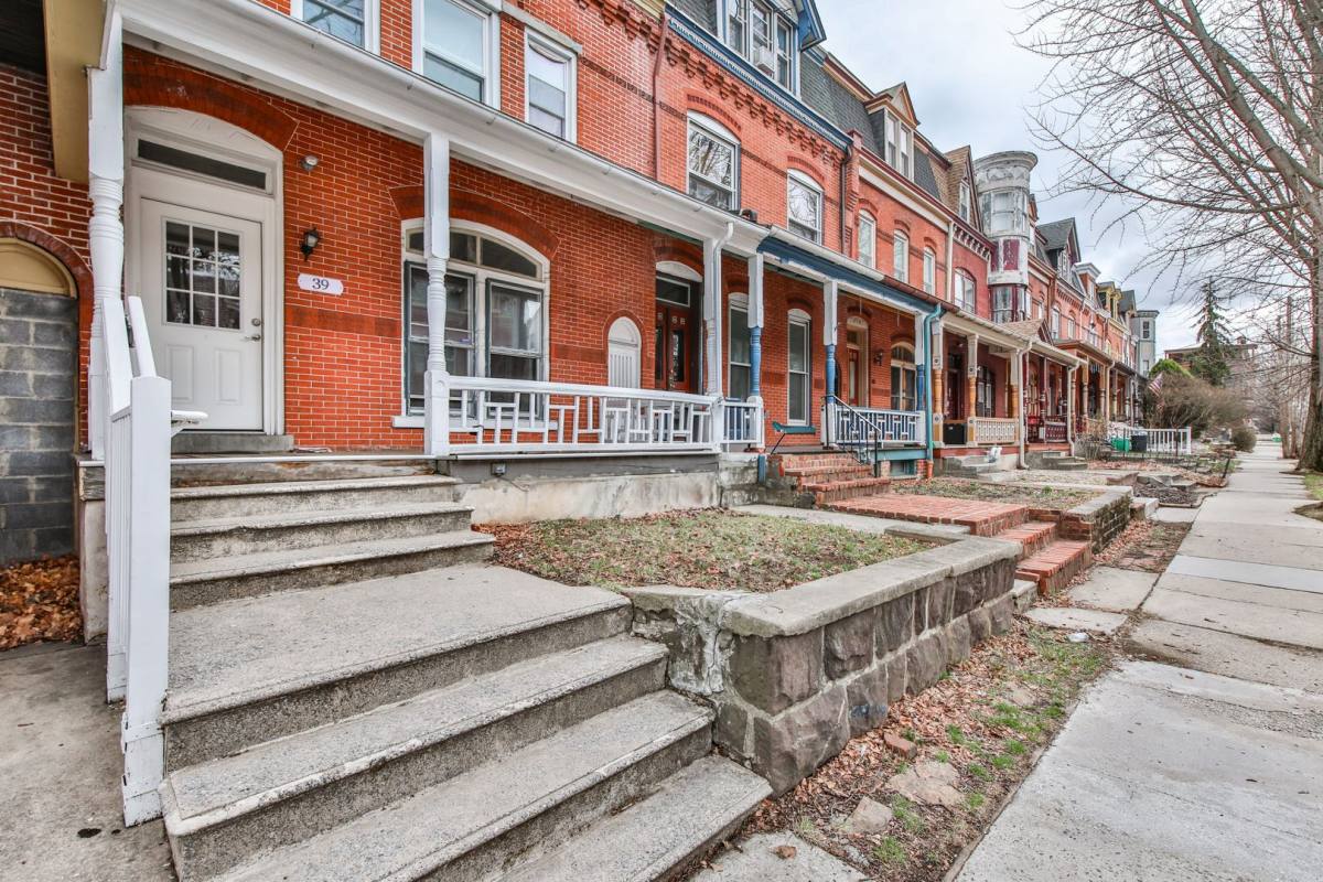 Apartment for rent at 39 N 11th St, Allentown, PA 18101