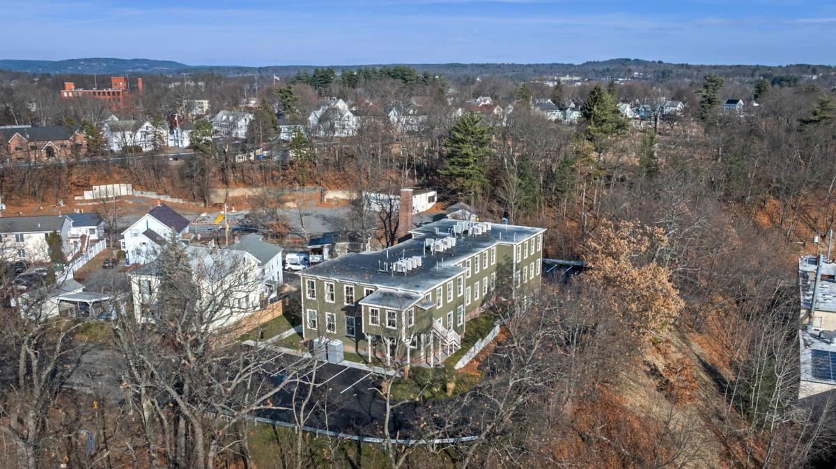 Apartment for rent at 34 Tremaine St, Leominster, MA 01453