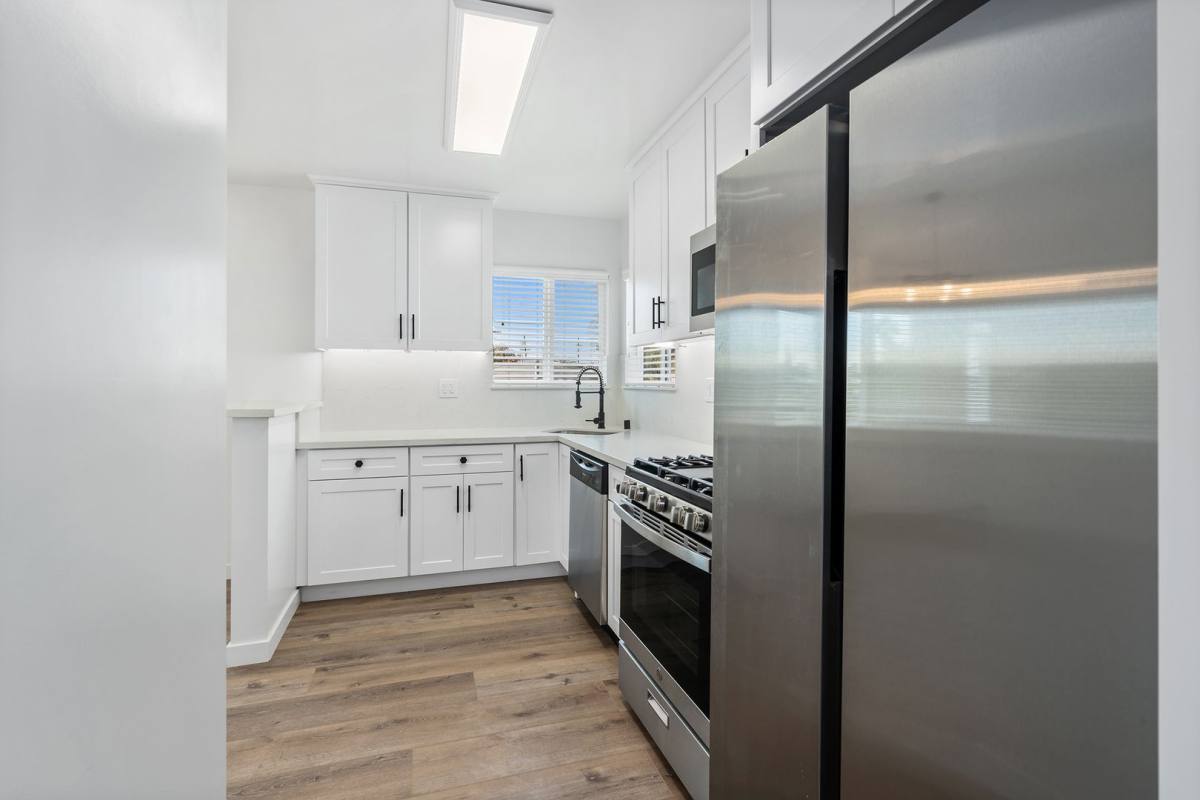 House for rent at 1800 S Dunsmuir Ave, Los Angeles, CA 90019