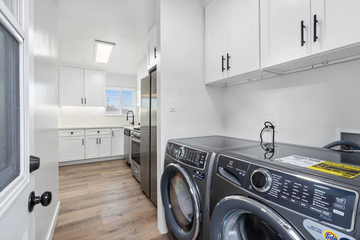 House for rent at 1800 S Dunsmuir Ave, Los Angeles, CA 90019