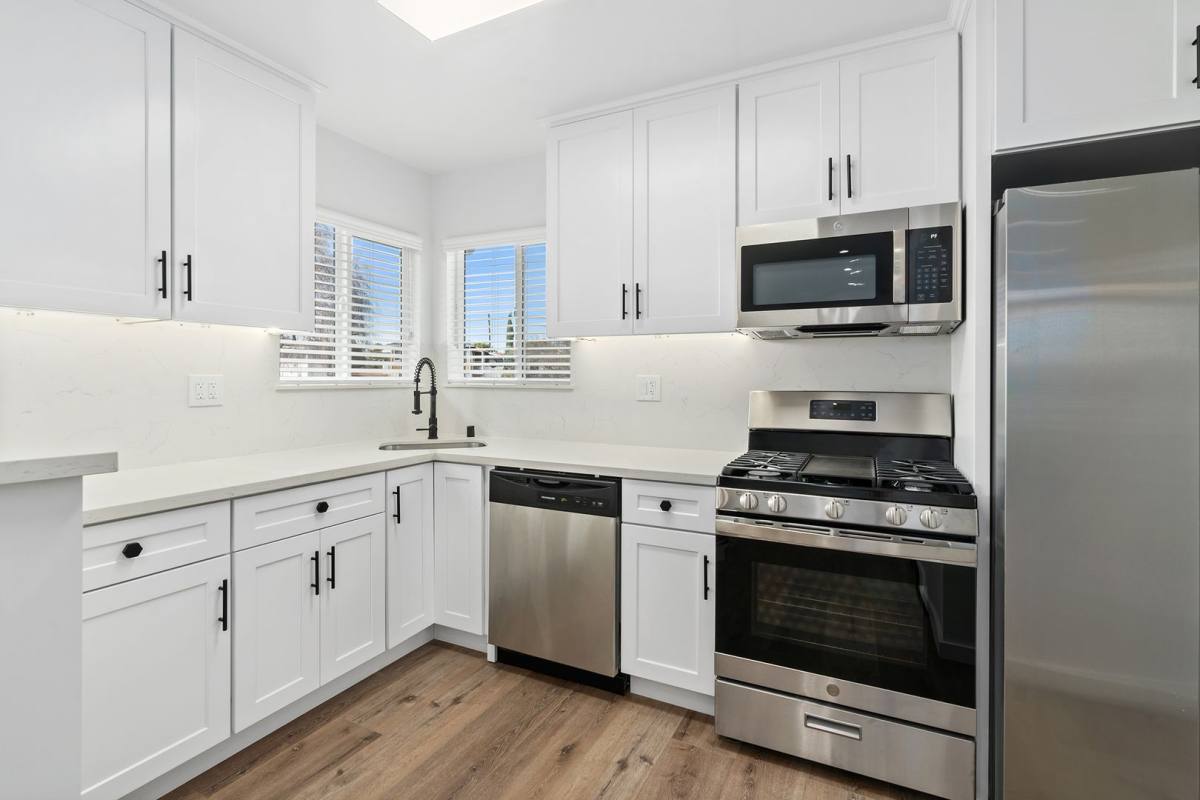 House for rent at 1800 S Dunsmuir Ave, Los Angeles, CA 90019