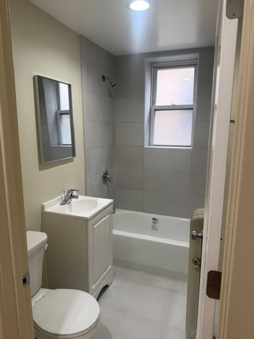 Apartment for rent at 5442 S Harper Ave, Chicago, IL 60615