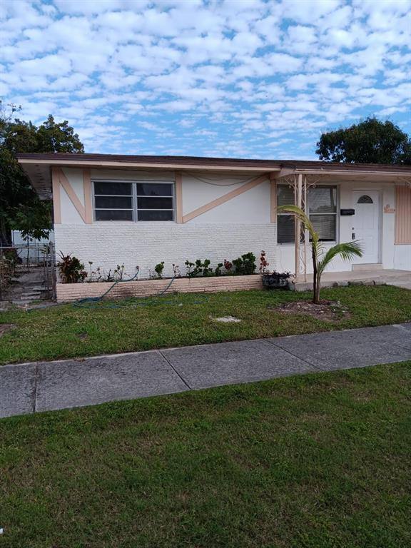Apartment for rent at 232 SW 10th St #232, Hallandale, FL 33009