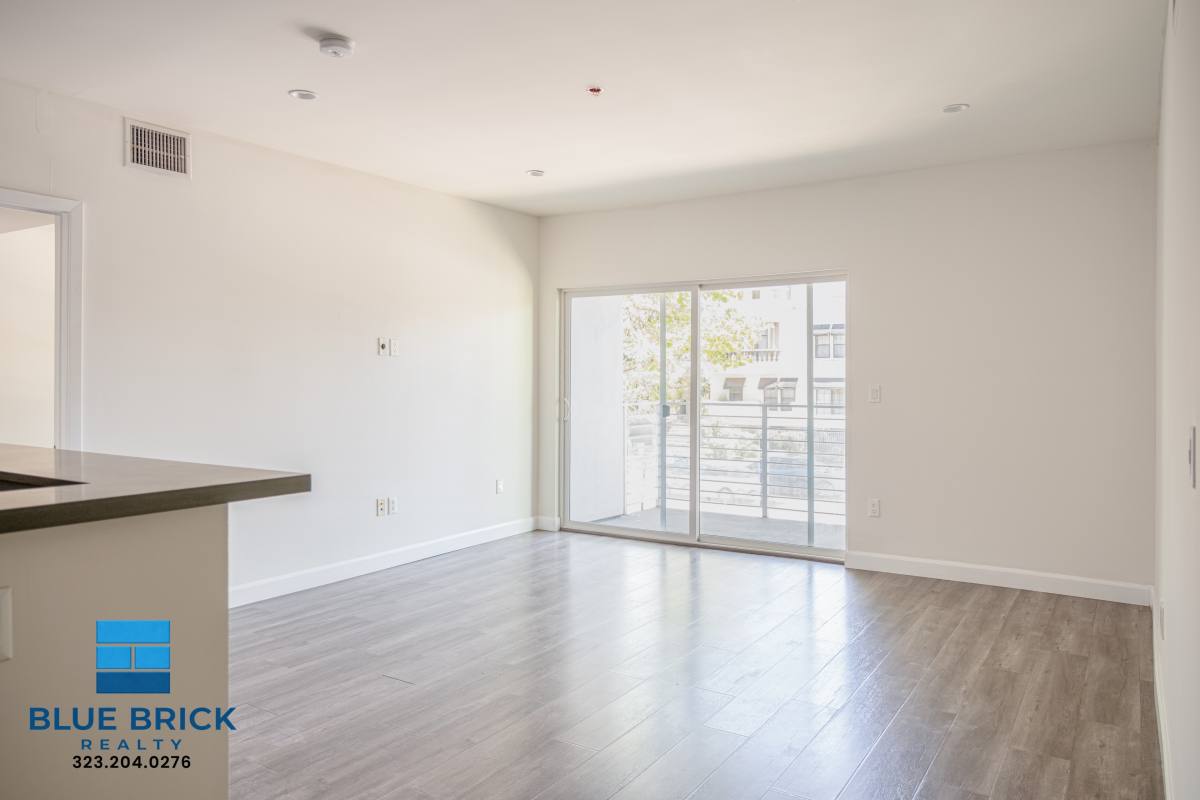 Apartment for rent at 4305 Laurel Canyon Blvd #202A, Studio City, CA 91604