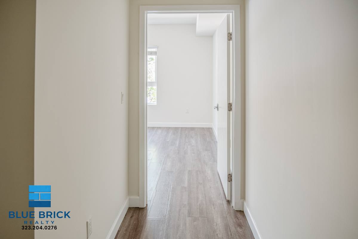 Apartment for rent at 4305 Laurel Canyon Blvd #202A, Studio City, CA 91604