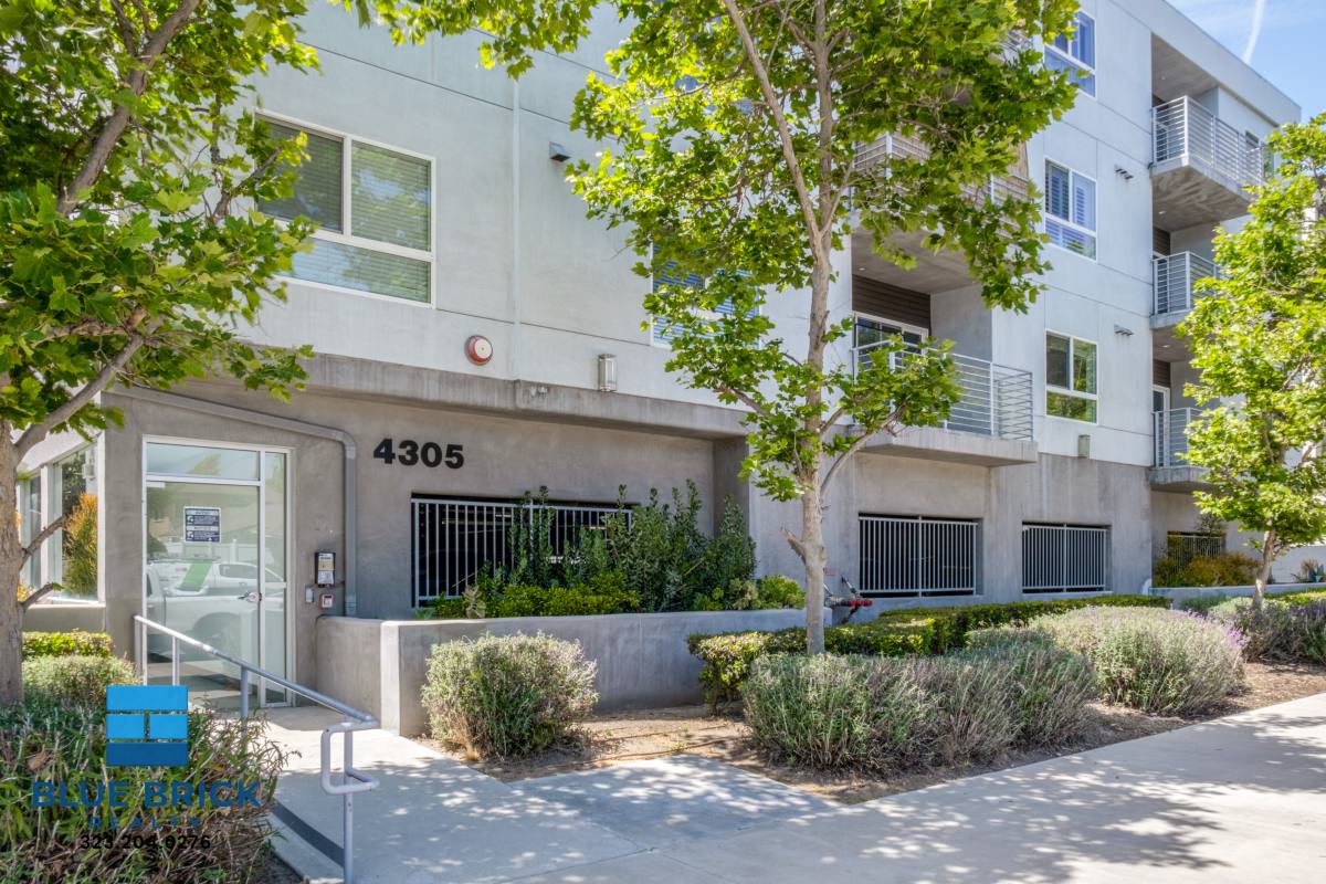 Apartment for rent at 4305 Laurel Canyon Blvd #202A, Studio City, CA 91604