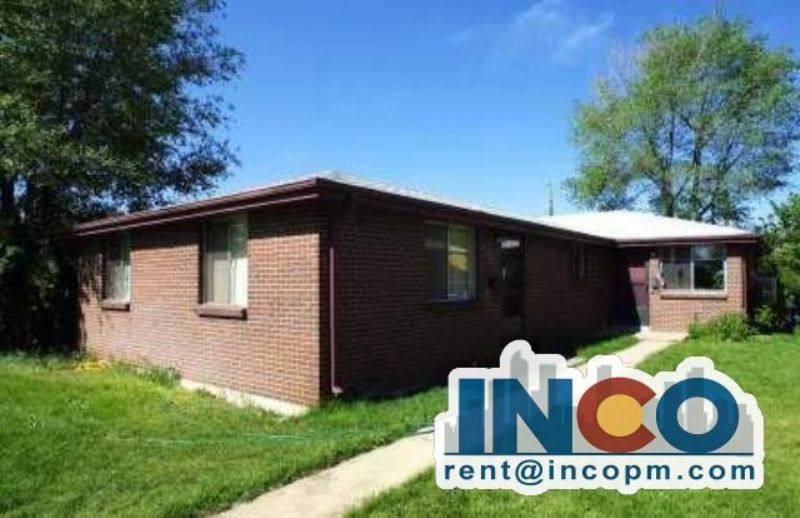 Apartment for rent at 3237 S Huron St, Englewood, CO 80110
