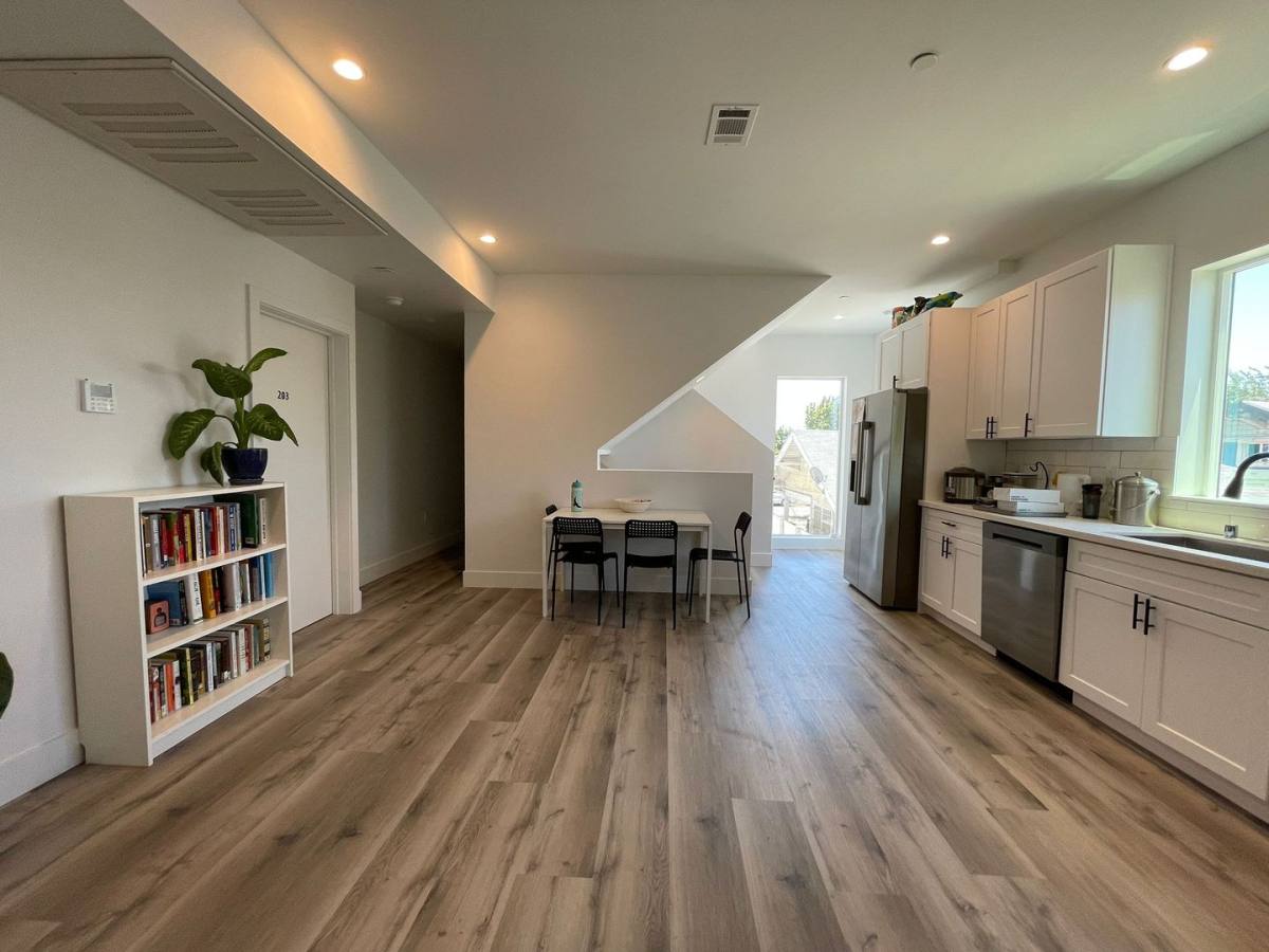 Apartment for rent at 3759 Dalton Ave, Los Angeles, CA 90018