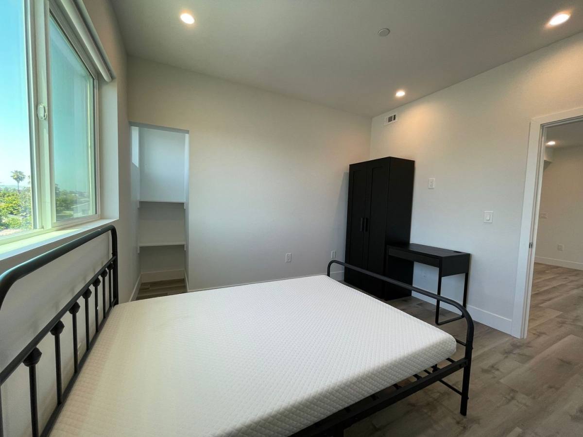 Apartment for rent at 3759 Dalton Ave, Los Angeles, CA 90018