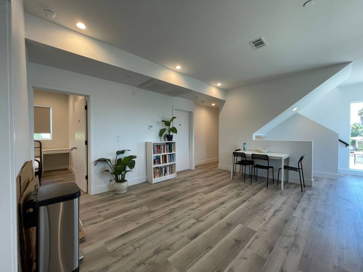 Apartment for rent at 3759 Dalton Ave, Los Angeles, CA 90018