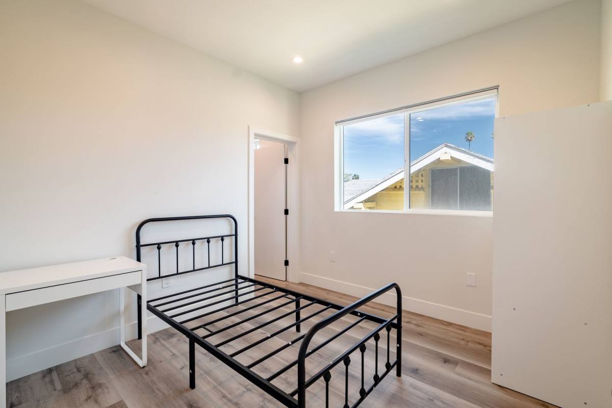 Apartment for rent at 3759 Dalton Ave, Los Angeles, CA 90018