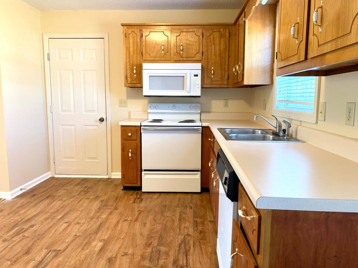 Townhouse for rent at 811 Flyer Court, Oak Grove, KY 42262