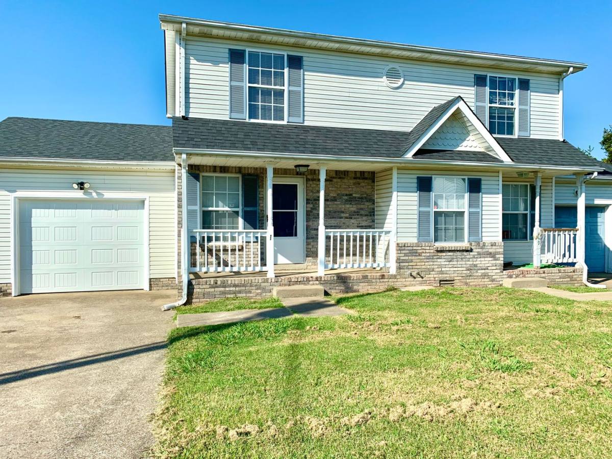 Townhouse for rent at 811 Flyer Court, Oak Grove, KY 42262