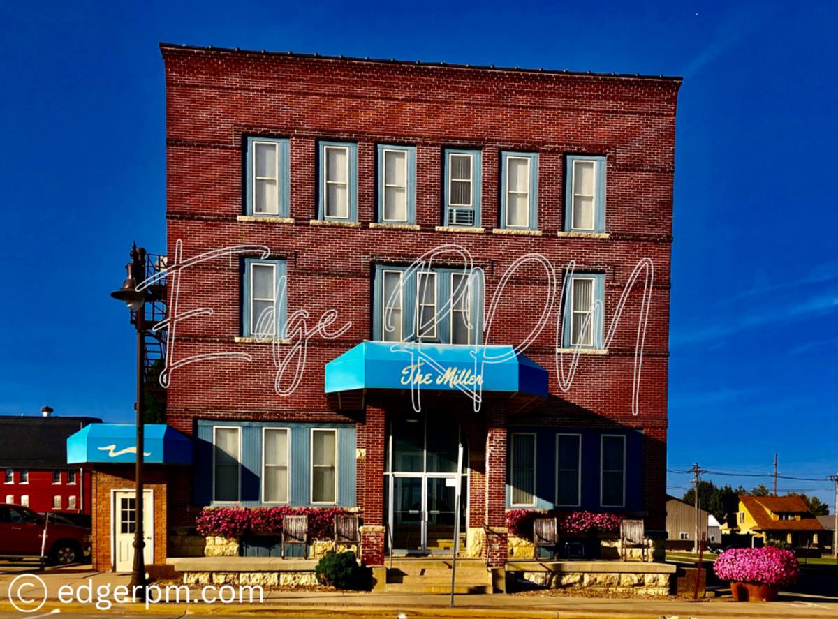 Apartment for rent at 124 E Main St, New Hampton, IA 50659