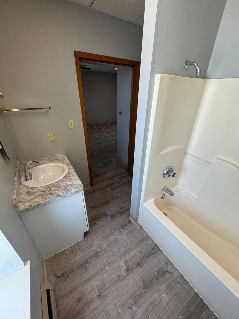 Apartment for rent at 124 E Main St, New Hampton, IA 50659