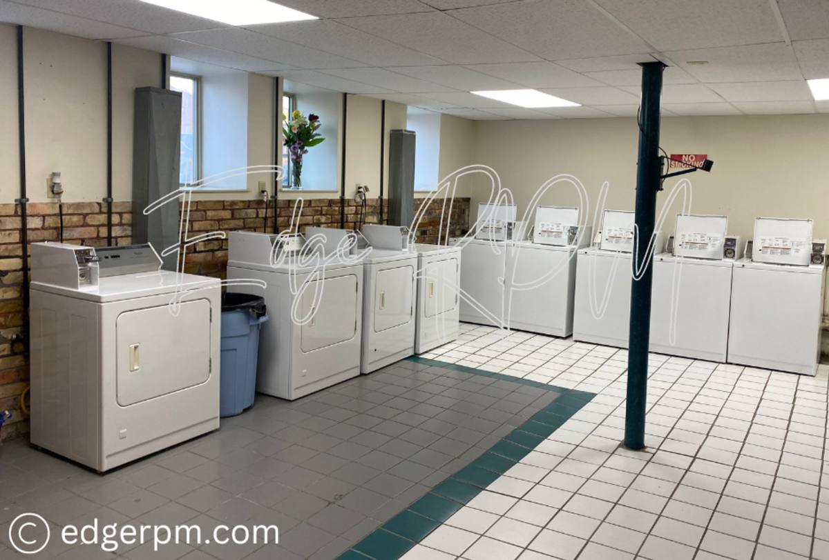 Apartment for rent at 124 E Main St, New Hampton, IA 50659