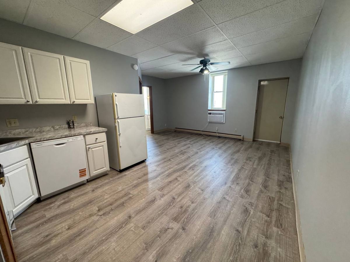 Apartment for rent at 124 E Main St, New Hampton, IA 50659