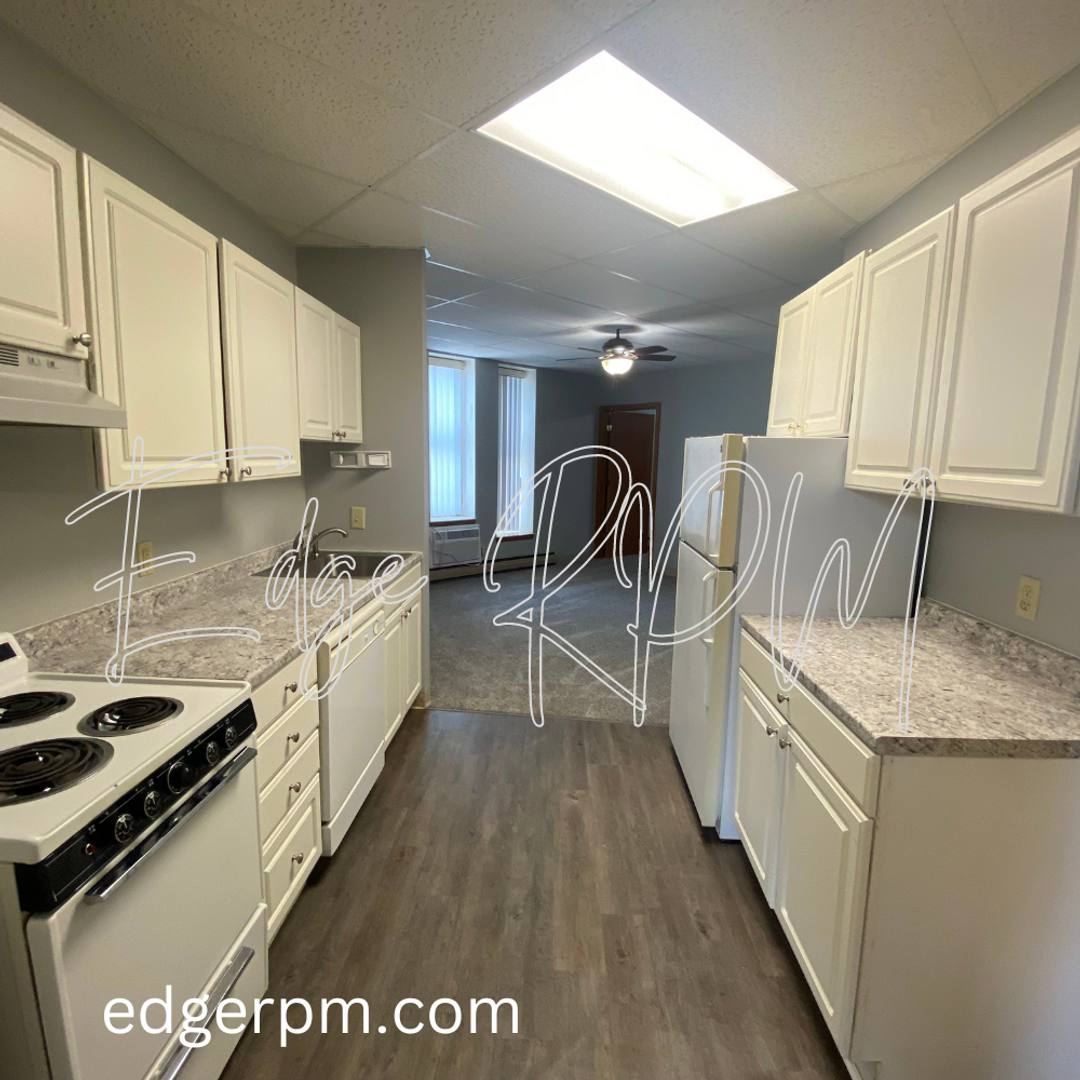 Apartment for rent at 124 E Main St, New Hampton, IA 50659