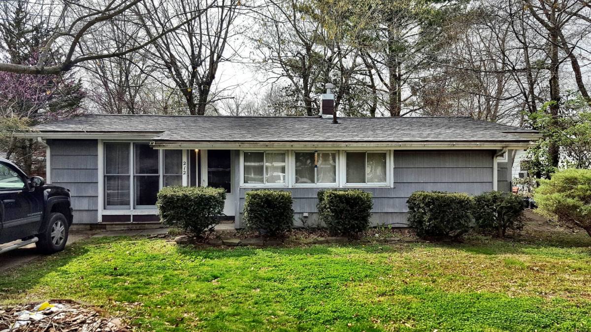House for rent at 212 S Emerald, Carbondale, IL 62901