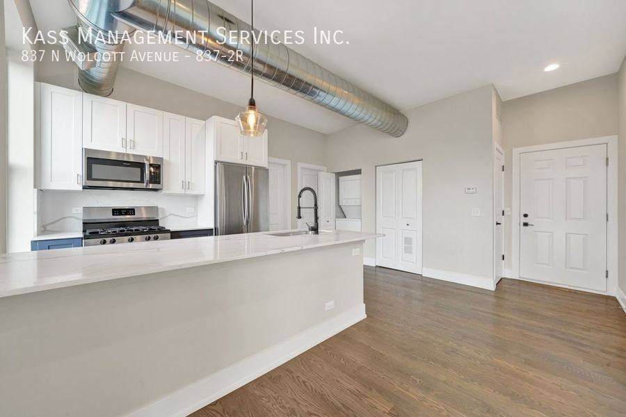 Condo for rent at 837 N Wolcott Ave #2R, Chicago, IL 60622
