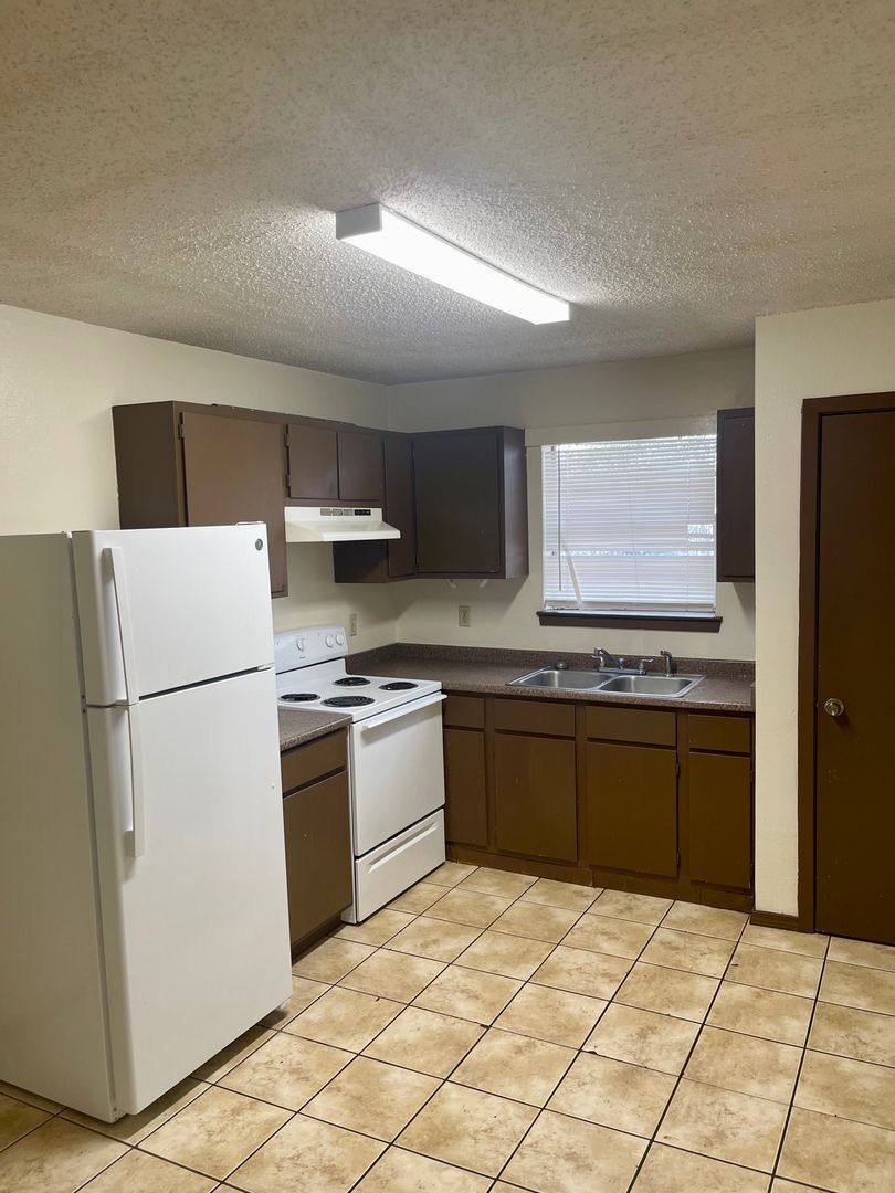 House for rent at 2319 Elm Park Dr, Baton Rouge, LA 70807