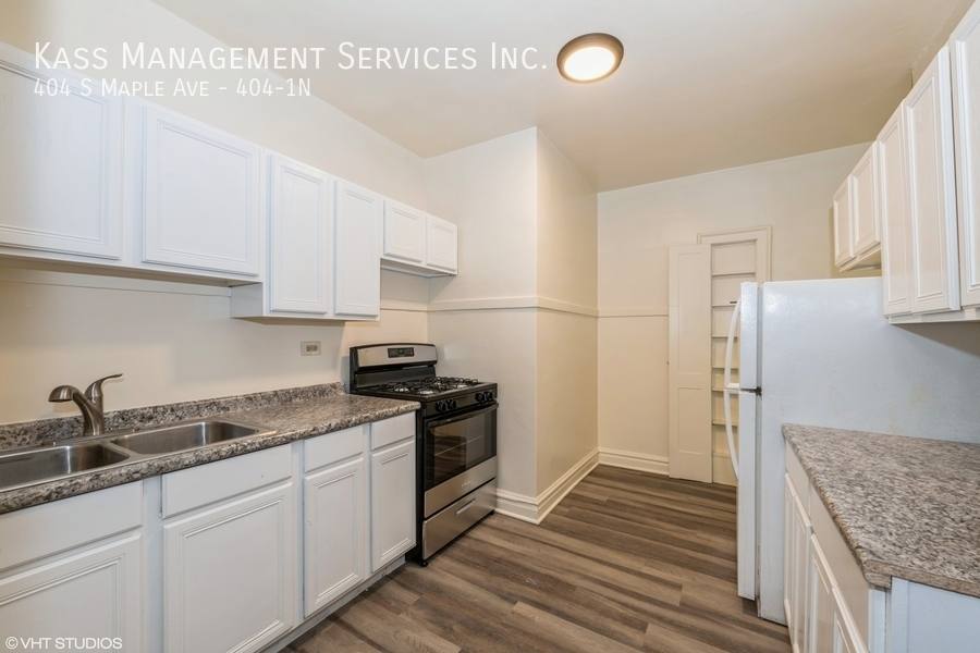 Apartment for rent at 404 S Maple Ave #1N, Oak Park, IL 60302