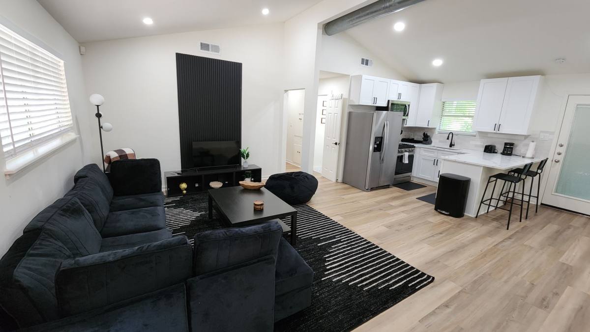 House for rent at 1911 David St, Austin, TX 78705
