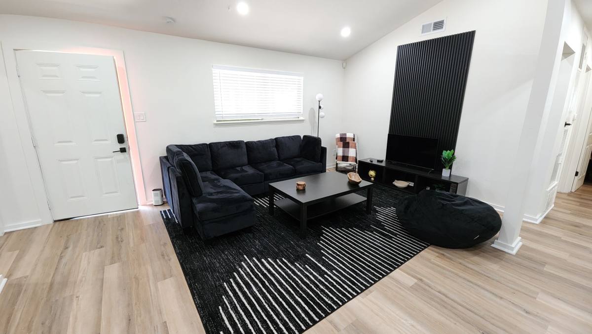 House for rent at 1911 David St, Austin, TX 78705