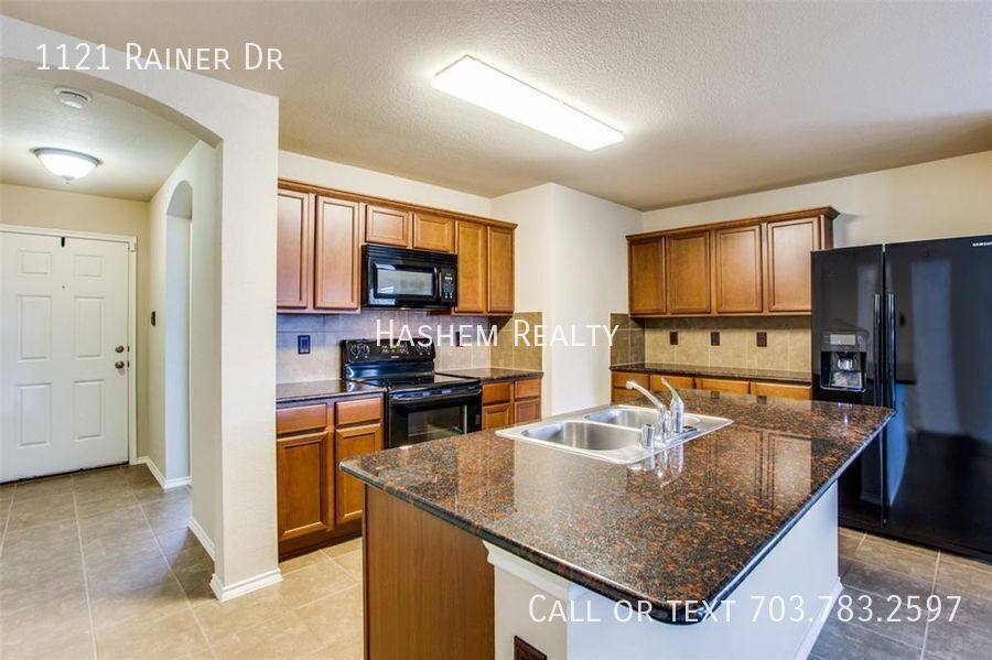 House for rent at 1121 Rainer Dr, Princeton, TX 75407