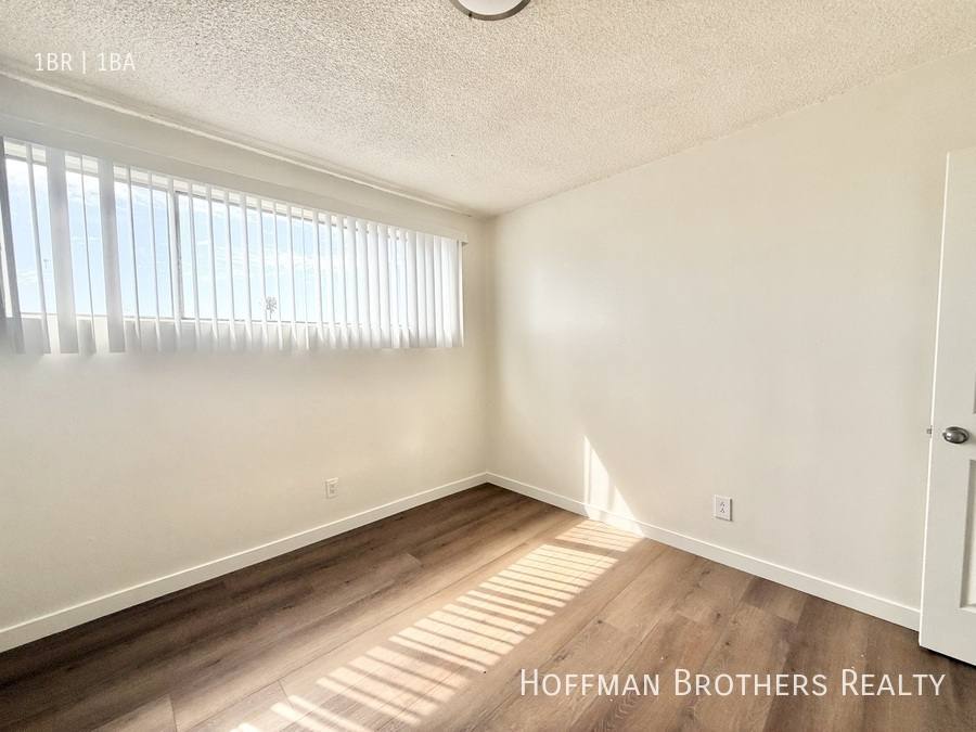 Apartment for rent at 1228 W 57th St #11, Los Angeles, CA 90037