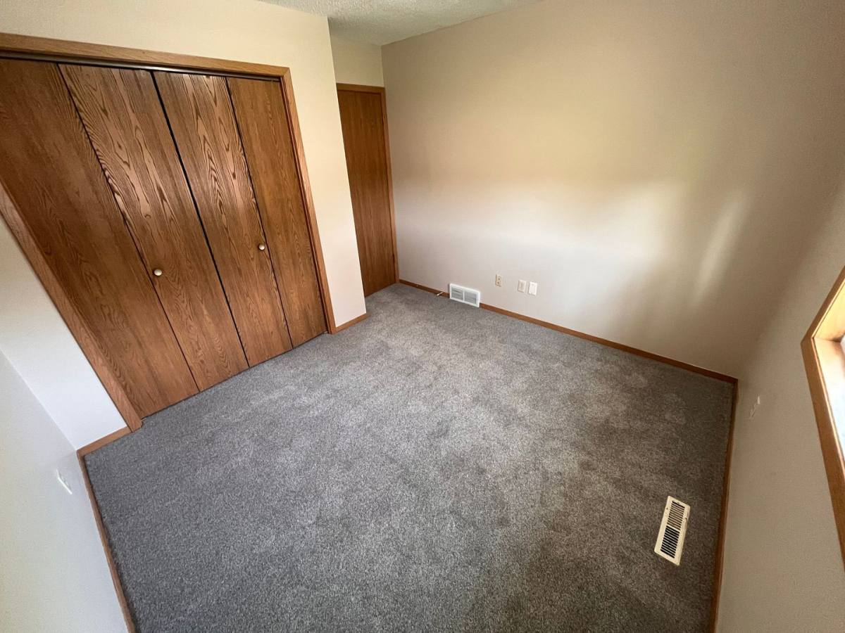 House for rent at 5213 E Prospect Ave, Sioux Falls, SD 57110