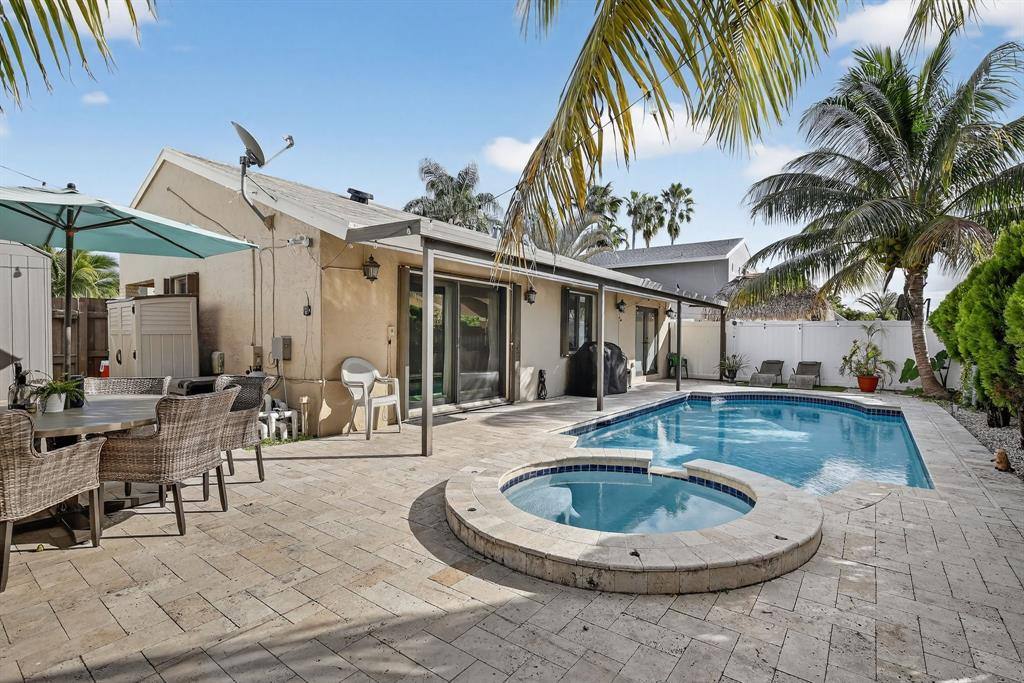 Apartment for rent at 691 Willow Grove Terrace #691, Fort Lauderdale, FL 33325