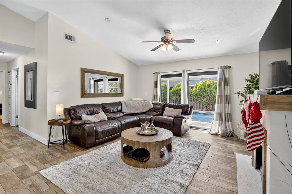 Apartment for rent at 691 Willow Grove Terrace #691, Fort Lauderdale, FL 33325