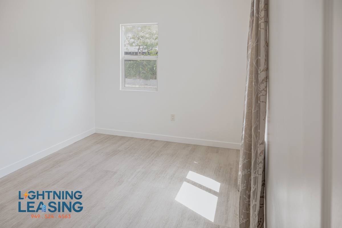 Apartment for rent at 1673 1 2 W Blvd, Los Angeles, CA 90019