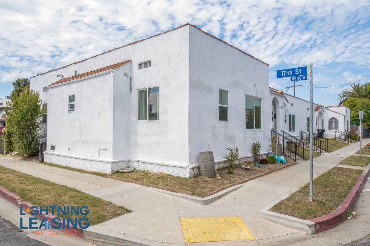 Apartment for rent at 1673 1 2 W Blvd, Los Angeles, CA 90019