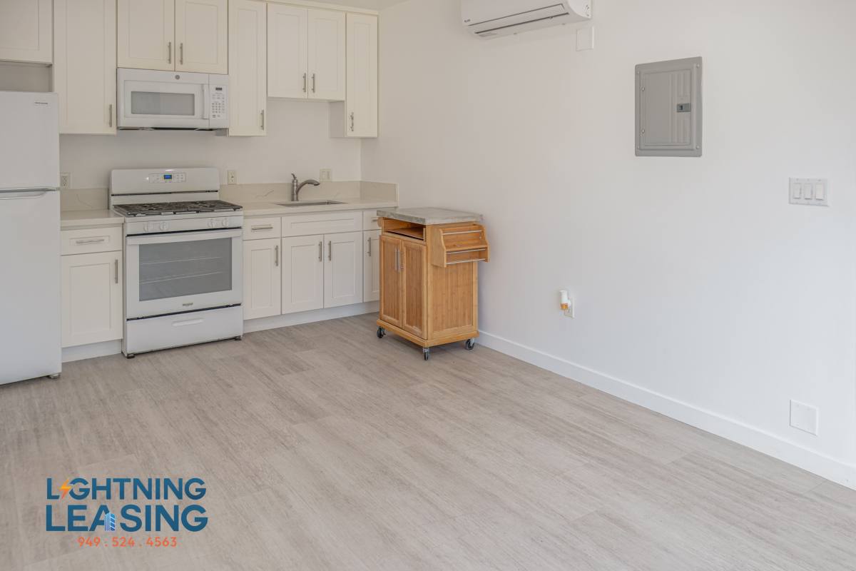 Apartment for rent at 1673 1 2 W Blvd, Los Angeles, CA 90019
