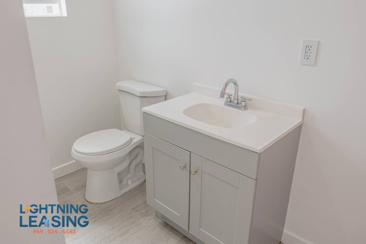 Apartment for rent at 1673 1 2 W Blvd, Los Angeles, CA 90019