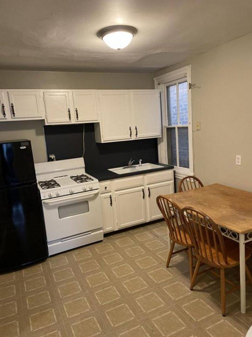 Apartment for rent at 142 S Hanover St #2, Carlisle, PA 17013