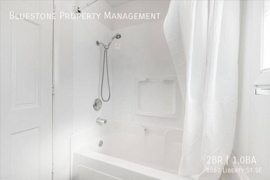Apartment for rent at 1063 Liberty St SE, Salem, OR 97302