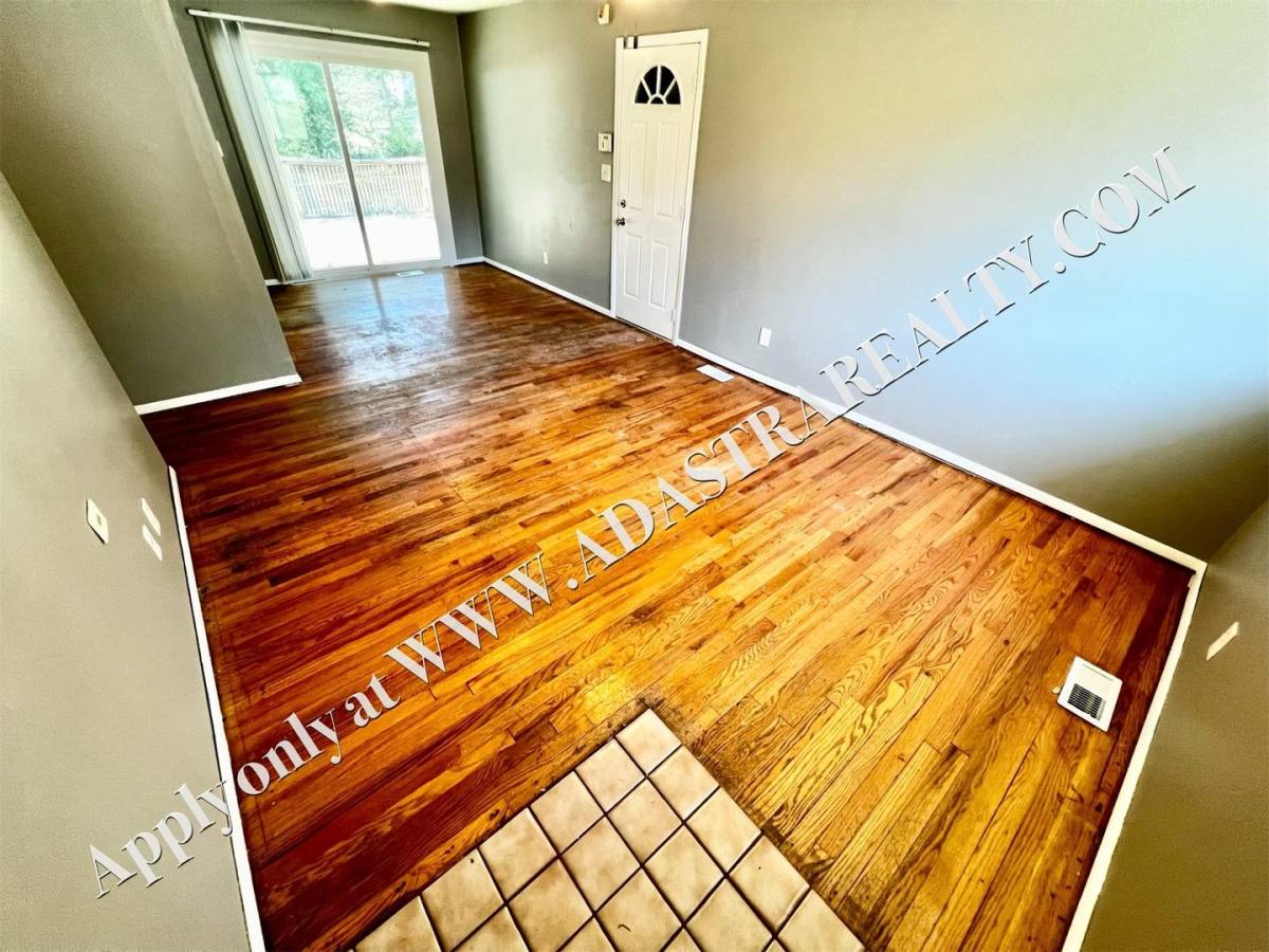House for rent at 4808 Appleton Ave, Kansas City, MO 64133