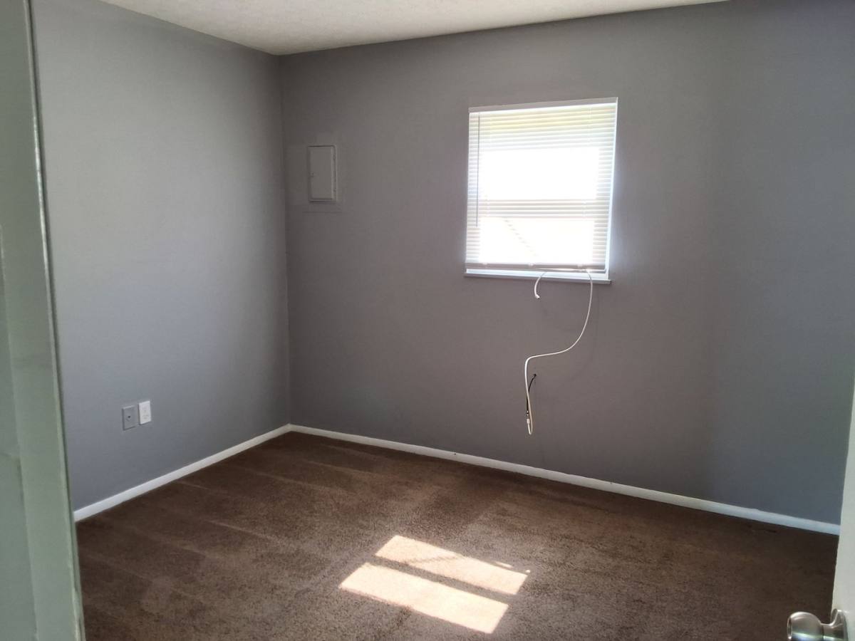 Apartment for rent at 1190 Lois Lane, Radcliff, KY 40160